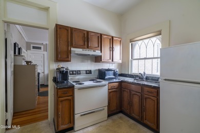 Welcome to this historic Victorian one-bedroom 1038 sq ft