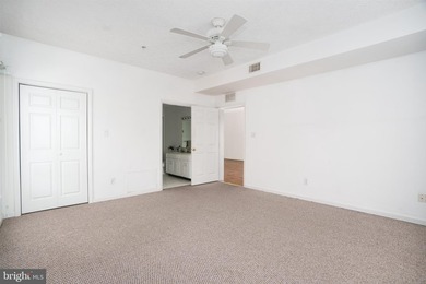 There's no place like home at Tomes Landing. This top-floor - photo 14