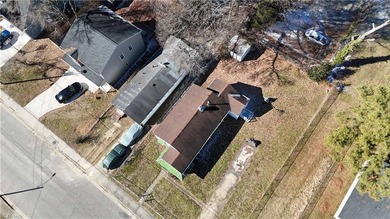 Diamond in the rough with strong potential. This 3-bedroom - photo 7