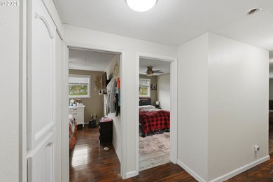 Clean, move-in ready 3-bedroom, 2-bath home in Coos Bay! This - photo 17