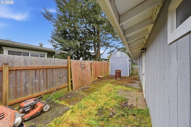 Clean, move-in ready 3-bedroom, 2-bath home in Coos Bay! This - photo 26