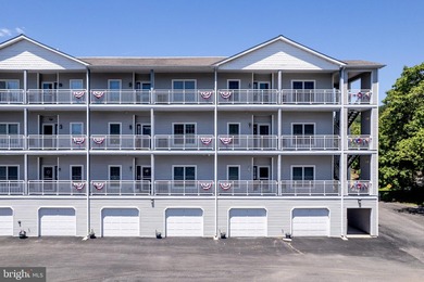 There's no place like home at Tomes Landing. This top-floor - photo 27