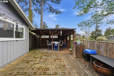 Clean, move-in ready 3-bedroom, 2-bath home in Coos Bay! This - photo 32