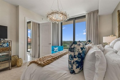This luxury condominium in Historic Hyde Park offers the perfect - photo 34