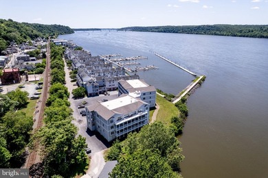 There's no place like home at Tomes Landing. This top-floor - photo 34