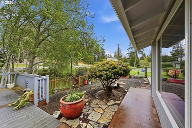 Clean, move-in ready 3-bedroom, 2-bath home in Coos Bay! This - photo 37
