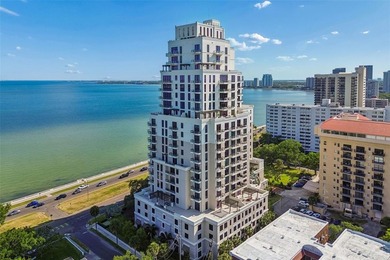 This luxury condominium in Historic Hyde Park offers the perfect - photo 50