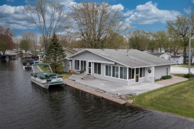 Barbee Chain Of Lakes - All Sports - Wonderful Retreat - Lake Home For Sale in Warsaw, Indiana