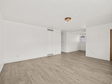 Attractive 21unit apartment complex featuring a mix of 1, 2, and - photo 15