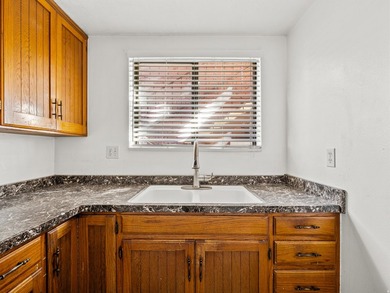 Attractive 21unit apartment complex featuring a mix of 1, 2, and - photo 22