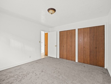 Attractive 21unit apartment complex featuring a mix of 1, 2, and - photo 28