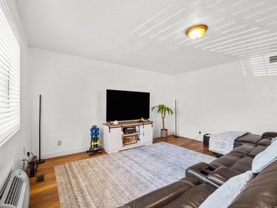 Attractive 21unit apartment complex featuring a mix of 1, 2, and - photo 33