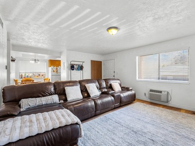 Attractive 21unit apartment complex featuring a mix of 1, 2, and - photo 35