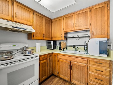 Attractive 21unit apartment complex featuring a mix of 1, 2, and - photo 41