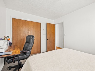 Attractive 21unit apartment complex featuring a mix of 1, 2, and - photo 47