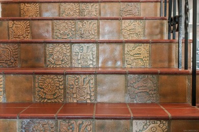 Exceptional 1929 Spanish Revival estate w/private casita - photo 9