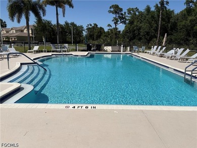 Absolutely gorgeous first floor 2 bedroom, 2 bath + DEN, CORNER - photo 3