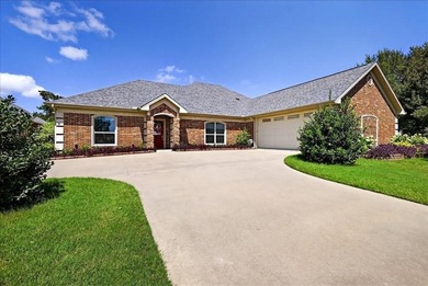 Cedar Creek Lake Home For Sale in Kemp Texas