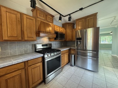 Beautifully updated 3-bedroom, 2.5 bath home in the desirable - photo 12