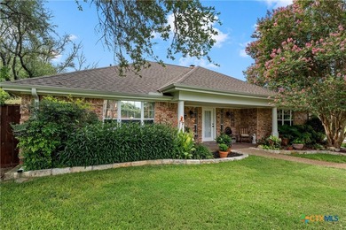 Welcome to 3401 Summit Circle in Belton! This spacious 2 - photo 2