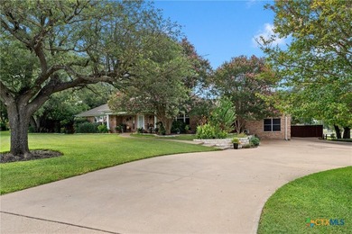 Welcome to 3401 Summit Circle in Belton! This spacious 2 - photo 3