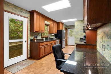 True Blowing Rock Cottage Charm on the Prestigious Blowing Rock - photo 14