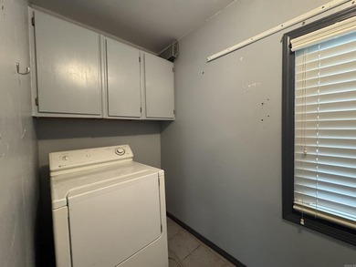 Beautifully updated 3-bedroom, 2.5 bath home in the desirable - photo 18