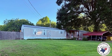 Wright Patman Lake Home For Sale in Maud Texas