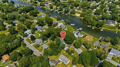 Beautifully updated and thoughtfully designed, this spacious - photo 4