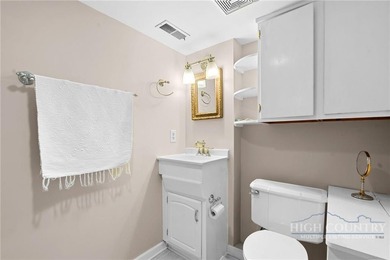 True Blowing Rock Cottage Charm on the Prestigious Blowing Rock - photo 27
