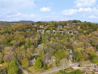 True Blowing Rock Cottage Charm on the Prestigious Blowing Rock - photo 34