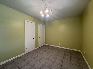Beautifully updated 3-bedroom, 2.5 bath home in the desirable - photo 36