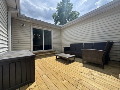 Beautifully updated 3-bedroom, 2.5 bath home in the desirable - photo 42