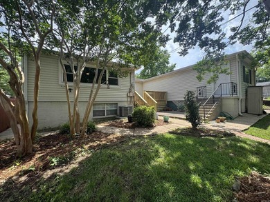 Beautifully updated 3-bedroom, 2.5 bath home in the desirable - photo 45
