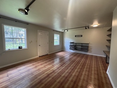 Beautifully updated 3-bedroom, 2.5 bath home in the desirable - photo 49