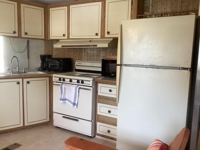 Used as a weekend get away from the mainland, the seller has - photo 5