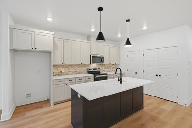 With 3 bedrooms, 2.5 baths, and a dedicated office, this - photo 11
