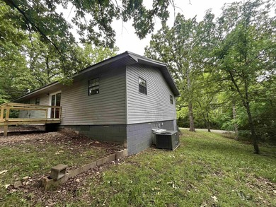 3 Bedroom 2.5 bath home sets on a private and quiet lot in - photo 3