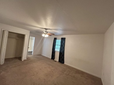3 Bedroom 2.5 bath home sets on a private and quiet lot in - photo 7