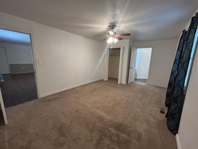3 Bedroom 2.5 bath home sets on a private and quiet lot in - photo 8