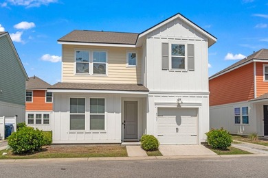 Coastal Living. Exceptional Location. Fully Furnished. Proven - photo 1