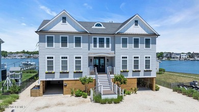 An Extraordinary Waterfront Estate with Panoramic Views and - photo 1