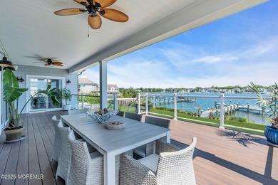 An Extraordinary Waterfront Estate with Panoramic Views and - photo 2