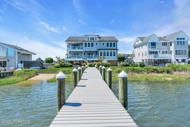 An Extraordinary Waterfront Estate with Panoramic Views and - photo 7