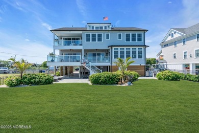 An Extraordinary Waterfront Estate with Panoramic Views and - photo 9