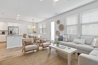 Coastal Living. Exceptional Location. Fully Furnished. Proven - photo 10