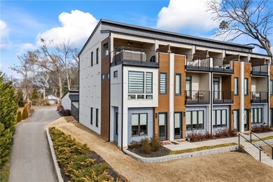 Lake Lanier Townhome/Townhouse For Sale in Gainesville Georgia