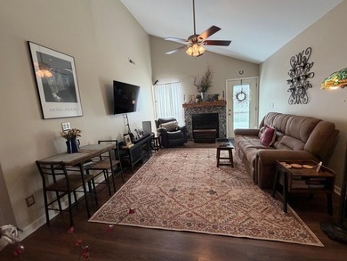 Welcome to 923 E Estates Boulevard, a charming single-story - photo 6