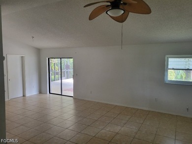 HUGE PRICE REDUCTION!!BUY NOW!!! Amazing 2BR/2BA Pool Home - photo 2