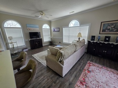 This lovely condo offers one bedroom, one full bath and is - photo 4